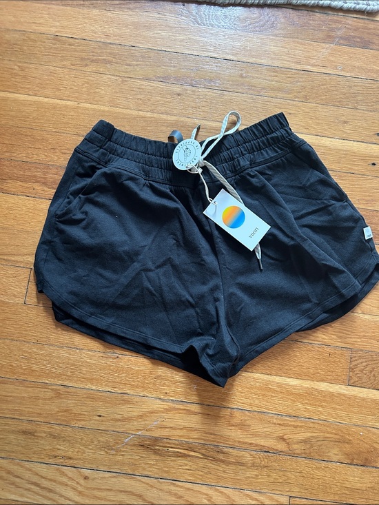 Vuori Pants - Vuori halo performance short 2 inch size L nwt paid: $68